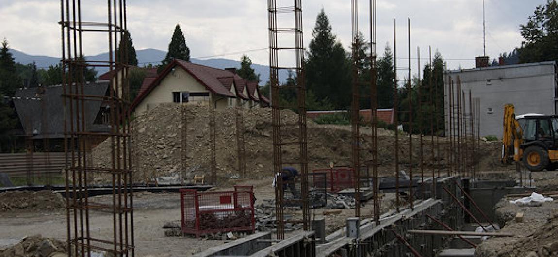 Construction of a mixed-use commercial building in Zawoja