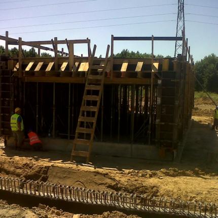 Construction of a ferroconcrete box culvert - Sieradz