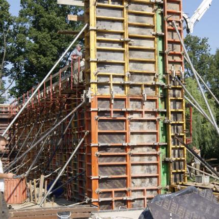 Construction of a retaining wall near Opole